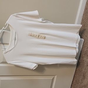 Woman's short sleeve shirt